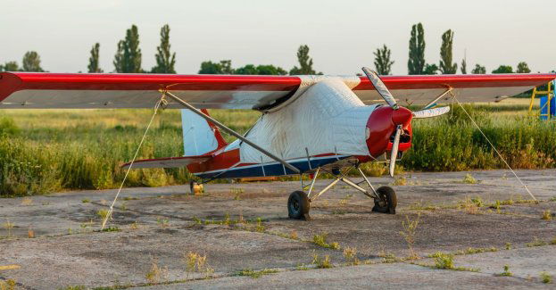 Aeroplan wywrócił się na jeziorze w Rybitwach