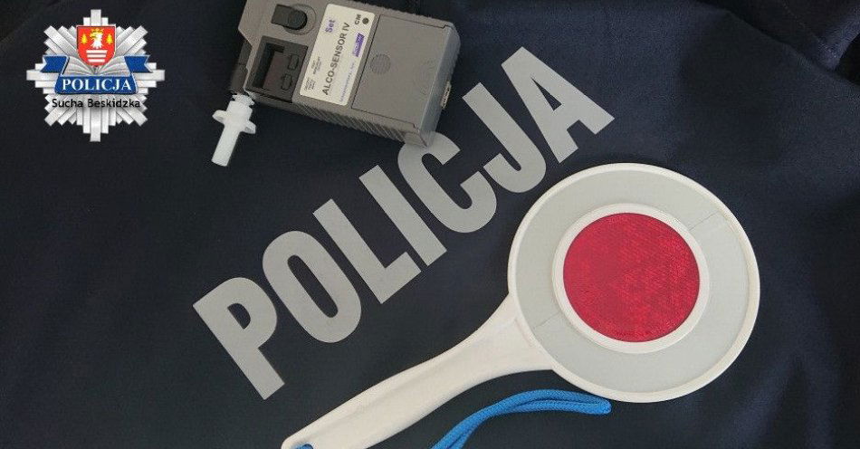 zdjęcie: Jechał bez świateł z prawie 2 promilami i na zakazie / fot. KMP w Suchej Beskidzkiej