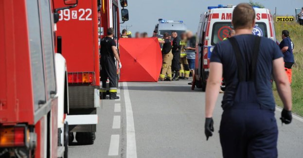 W weekend w wypadkach drogowych zginęło pięć osób; tyle samo utonęło