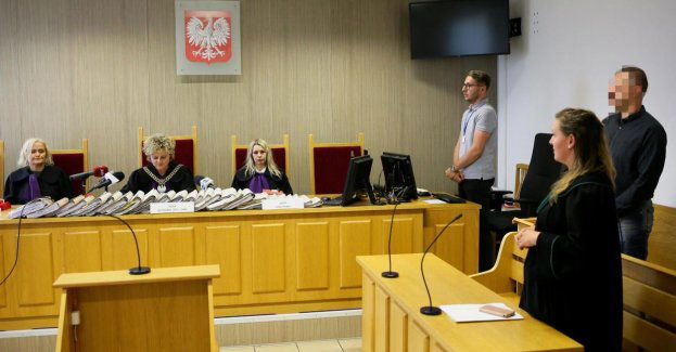 Prawomocny wyrok dla uczestników urodzin Hitlera; proces jednego ma być powtórzony