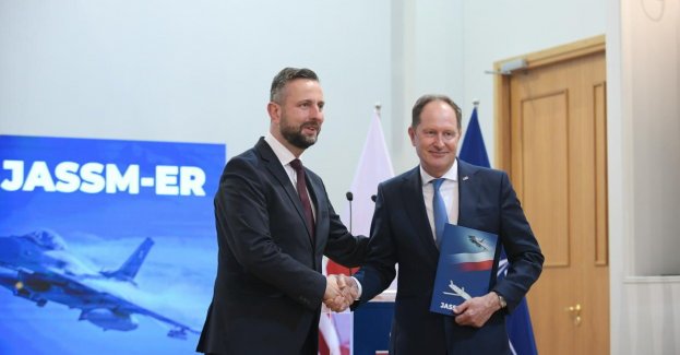 Szef MON podpisał umowę zakupu kilkuset pocisków JASSM-ER o zasięgu ok. 1000 km