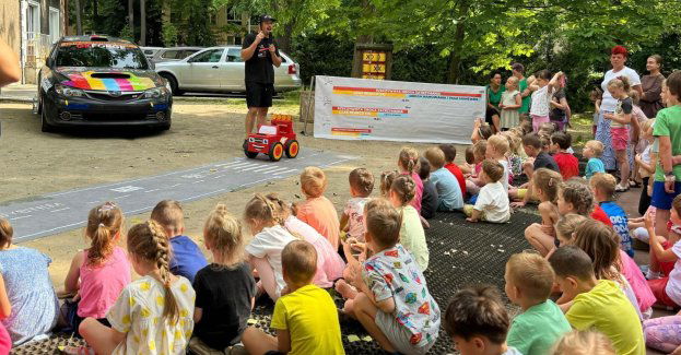 Ponad 1,8 tys. katowickich dzieci spotkało się z Rajdowymi Mistrzami Polski w ramach akcji promującej bezpieczeństwo ruchu drogowego