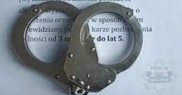 Czujne oko policjantów doprowadziło do zatrzymania kierującego z dwoma zakazami prowadzenia pojazdów