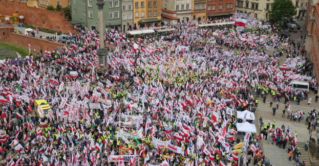Z placu Zamkowego ruszył protest przeciw Zielonemu Ładowi