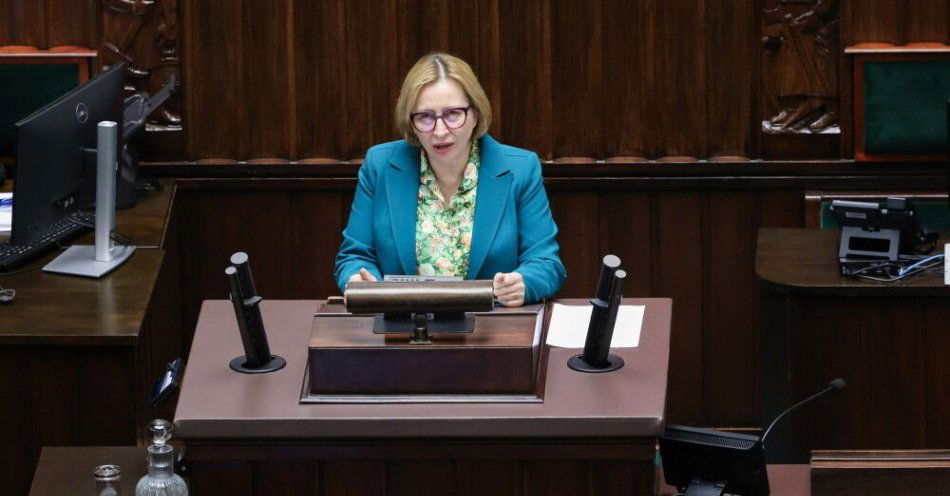 zdjęcie: Wicha (Lewica): zyski sektora alkoholowego stoją ponad zdrowiem ludzi / Warszawa, 23.01.2026. Posłanka Lewicy Joanna Wicha na sali obrad Sejmu, 23 bm. W harmonogramie posiedzenia znalazło się m.in. pierwsze czytanie dwóch projektów ustaw ws. zakazu sprzedaży alkoholu, a także drugie czytanie rządowego projektu nowelizacji ustawy o Krajowej Radzie Sądownictwa. (amb) PAP/Albert Zawada