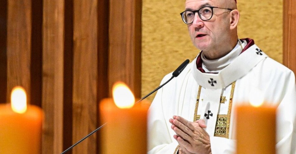 zdjęcie: Abp Galbas: zbawienie nie zna granic politycznych ani kulturowych / Warszawa, 27.12.2025. Metropolita warszawski abp Adrian Galbas podczas mszy świętej sprawowanej w intencji rodzin, 27 bm. w Świątyni Opatrzności Bożej w Warszawie. Nabożeństwo zakończyło uroczyste obchody Roku Jubileuszowego. (mr) PAP/Radek Pietruszka