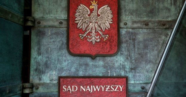 Po ponownym przeliczeniu głosów w jednej z warszawskich komisji, stwierdzono więcej głosów na Nawrockiego