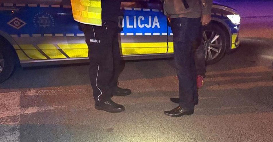 zdjęcie: Nocna akcja TAXI kontrole taksówek i kierowców / fot. KMP w Jeleniej Górze