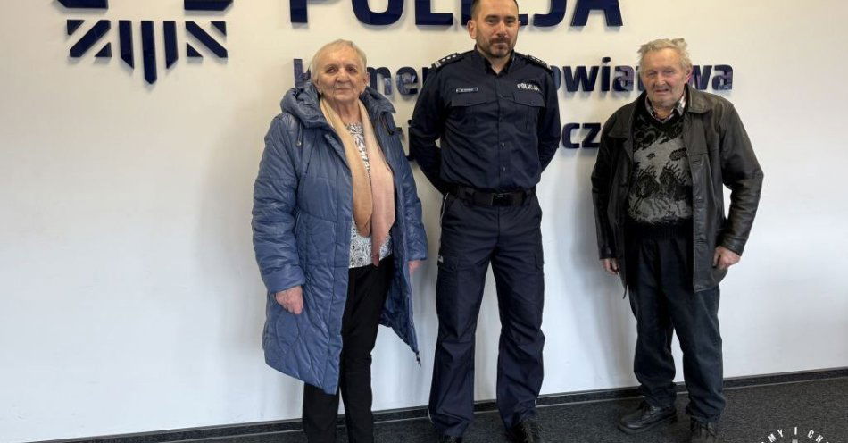 zdjęcie: Mikołajkowy Happy End w Pińczowie: pieniądze wróciły do właściciela / fot. KPP Pińczów