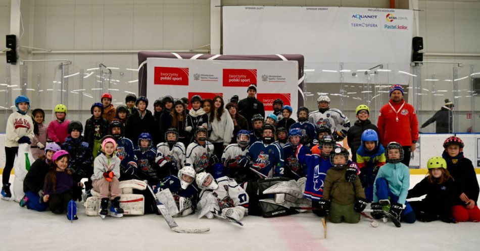 zdjęcie: Rosną młodzi mistrzowie hokeja na lodzie! Wszystko dzięki projektowi Hokej - gra dla każdego / fot. nadesłane