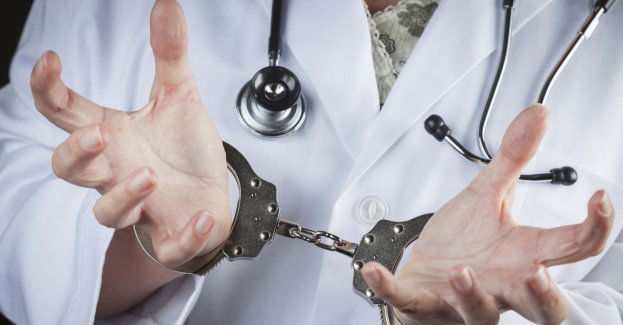 47-latek udawał lekarza i odpłatnie wykonywał badania