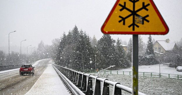 Na Podkarpaciu spadł pierwszy śnieg; trudne warunki na drogach