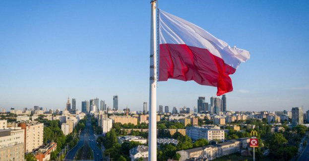 2 maja - Dzień Flagi Rzeczypospolitej Polskiej oraz Dzień Polonii i Polaków poza granicami kraju