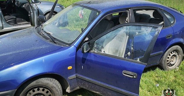 Funkcjonariusze dzyskali skradziony pojazd, zatrzymali sprawcę, który usłyszał dodatkowo zarzut kierowania pojazdem pomimo sądowego zakazu