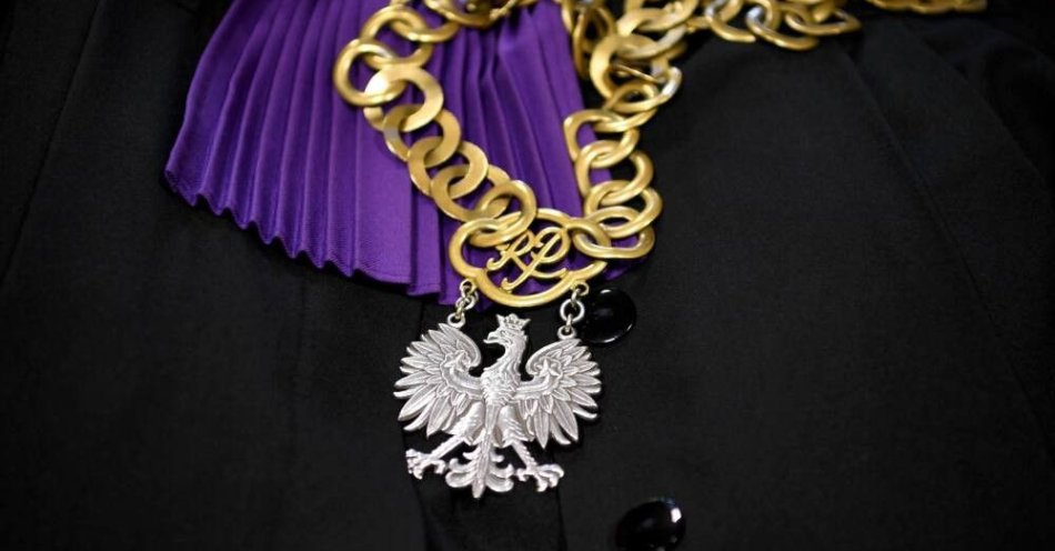 zdjęcie: Skazani przez Nawrockiego. Lista sędziów, których awans zablokował / Przemyśl, 20.01.2021. Łańcuch i toga sędziowska w Sądzie Okręgowym w Przemyślu, 20 bm. (dd/doro) PAP/Darek Delmanowicz