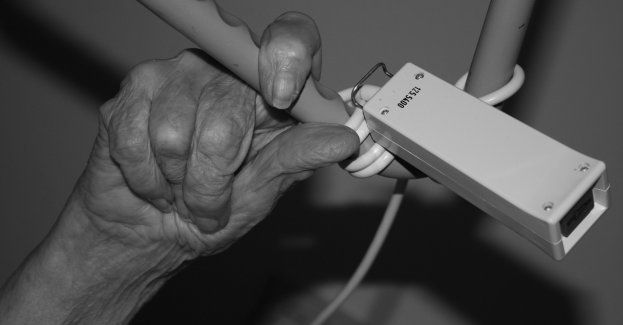 72-latka zatrzasnęła się na strychu; spędziła tam prawie tydzień bez jedzenia i ogrzewania
