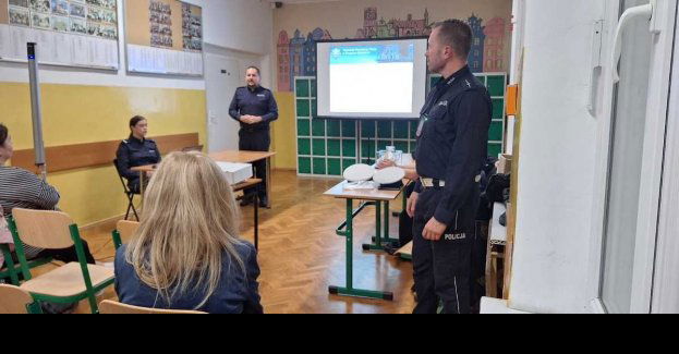 Policjanci zorganizowali debatę z rodzicami