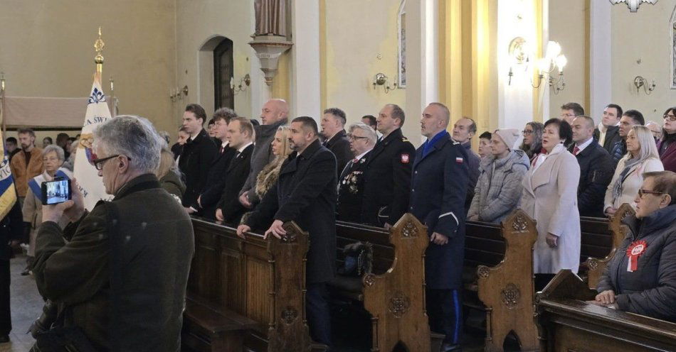 zdjęcie: Komendant Policji w Mysłowicach uczcił Święto Niepodległości / fot. KMP w Mysłowicach