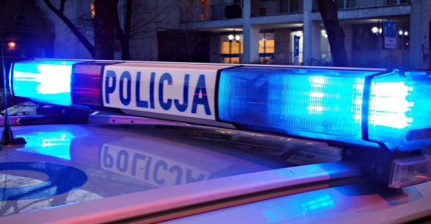 Policja opublikowała wizerunki mężczyzn, którzy mogli zniszczyć wystawy IPN