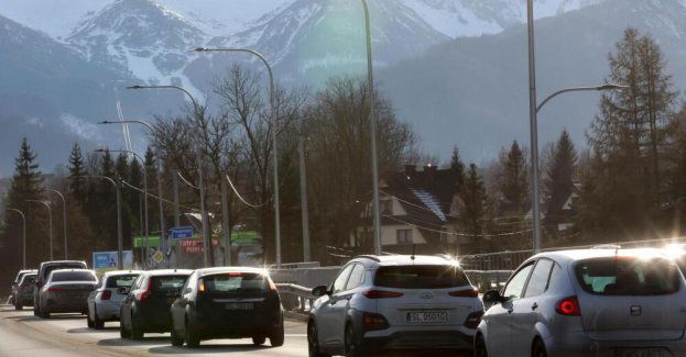 Rada Miasta Zakopane chce nowych porządków na Krupówkach; zajmą się m.in. w romskimi kapelami