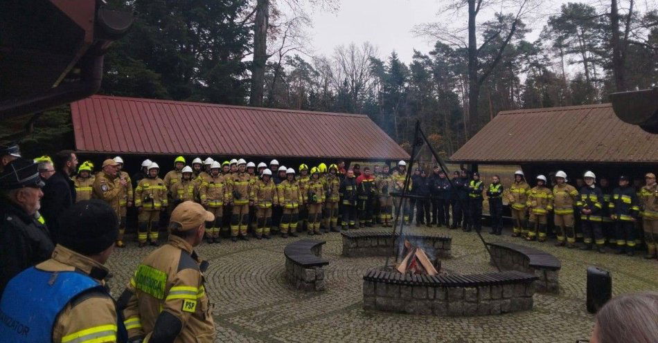 zdjęcie: Drzewociny 2025 ćwiczenia służb w powiecie pabianickim / fot. KPP w Pabianicach