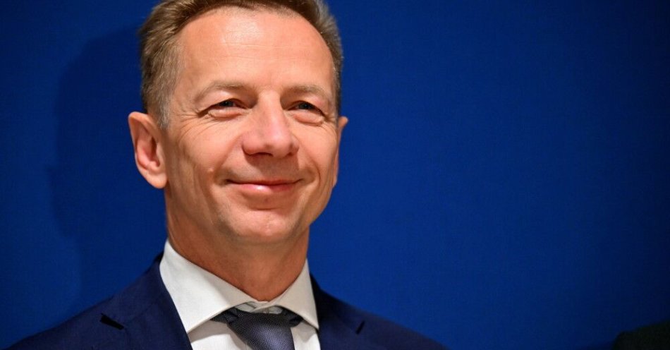 zdjęcie: Poseł Rafał Kasprzyk wystartuje w wyborach na przewodniczącego Polski 2050 / Kielce, 11.04.2025. Poseł TD Rafał Kasprzyk na koferencji prasowej w Świętokrzyskim Urzędzie Wojewódzkim w Kielcach, 11 bm. (mr) PAP/Piotr Polak