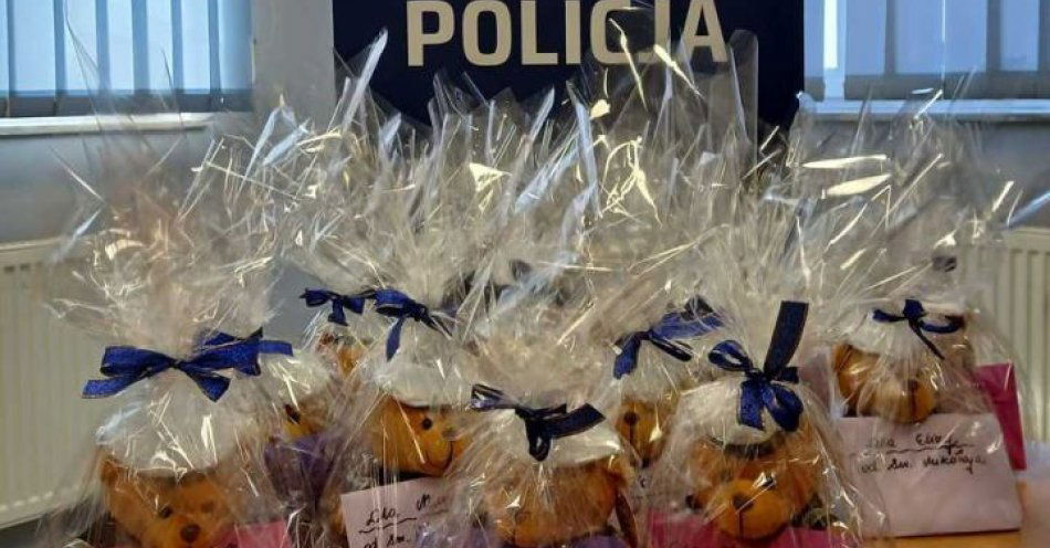 zdjęcie: Policjanci odwiedzili placówkę Nasz Dom w Widełce / fot. KPP w Kolbuszowej