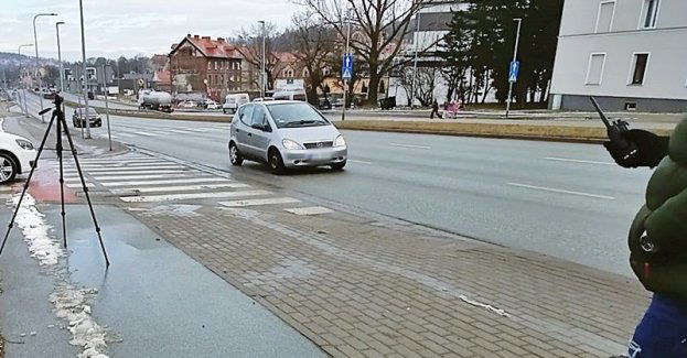 Wałbrzyscy policjanci ruchu drogowego szczególnym nadzorem objęli przejścia dla pieszych