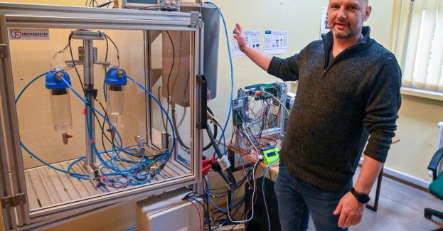 Szczecińscy naukowcy zrobili elektrolizer do produkcji wodoru na bazie odpadów chemicznych