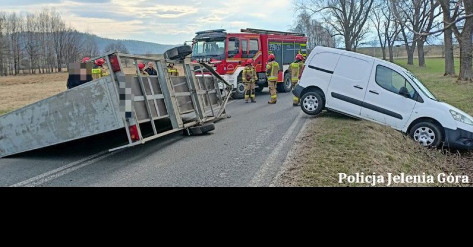 zdjęcie: Silny wiatr zagraża kierowcom. Policja apeluje o ostrożność / fot. KMP w Jeleniej Górze
