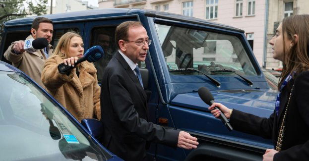 Kamiński przybył do Prokuratury Okręgowej w Warszawie, gdzie ma usłyszeć zarzut