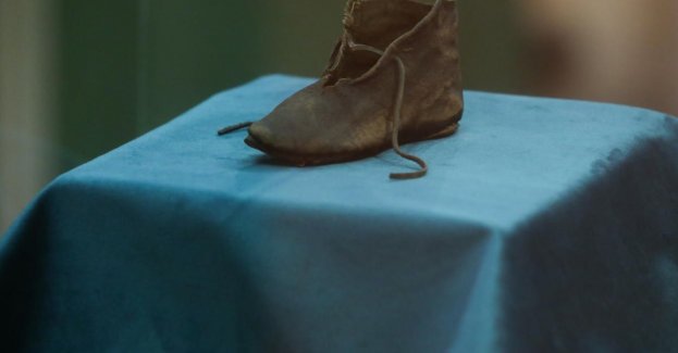 średniowieczny dziecięcy bucik zabytkiem miesiąca w Muzeum Podlaskim