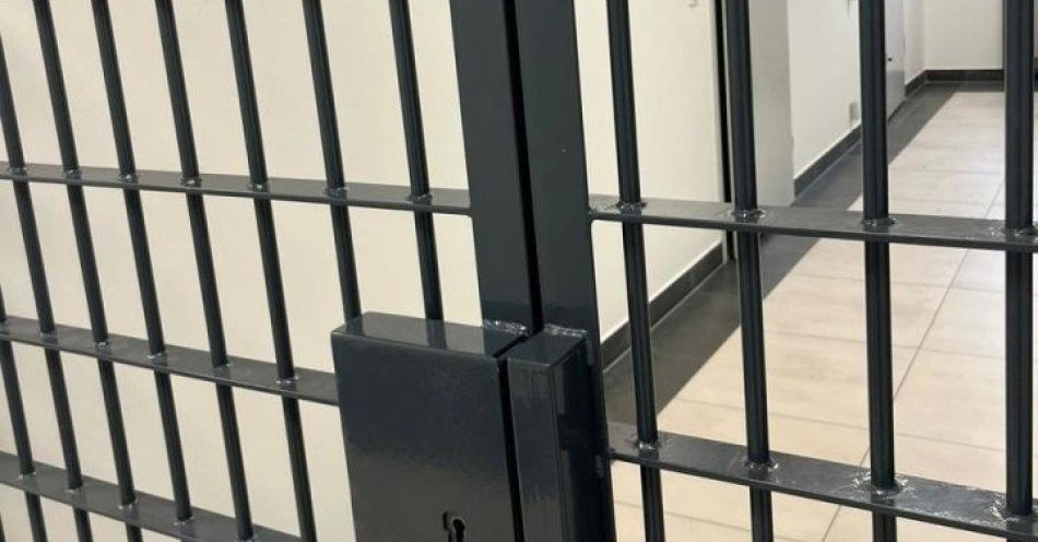 zdjęcie: Mężczyzna zatrzymany za kradzież rozbójniczą i groźby / fot. KPP w Pyrzycach