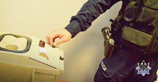 48-latek za kierowanie samochodem po drodze publicznej odpowie przed sądem