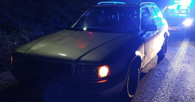 Pijana z sądowymi zakazami prowadzenia pojazdów wioząc trójkę dzieci spowodowała kolizję