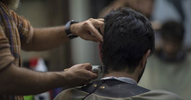 Sprawca wybicia szyby w salonie fryzjerskim „wpadł” dzięki nagraniu z monitoringu miejskiego