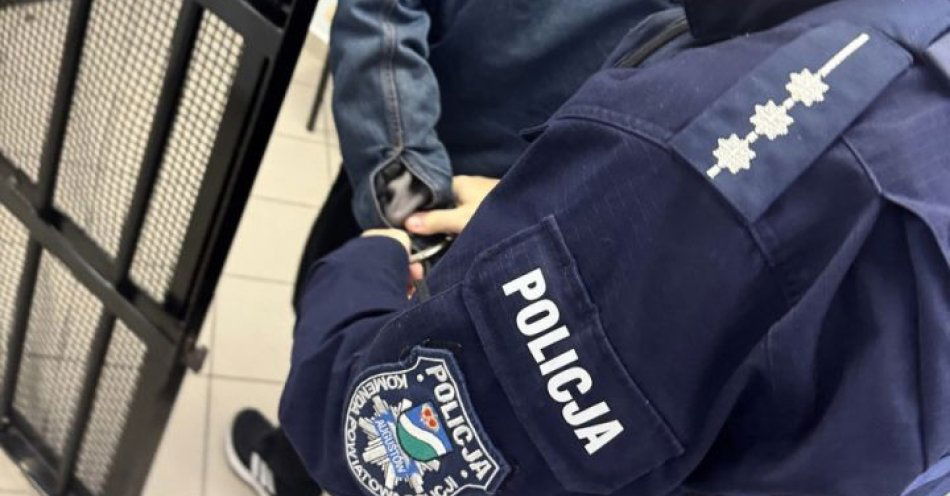 zdjęcie: Pijany z nożem groził sąsiadom. Trafił na dwa miesiące do aresztu / fot. KPP Augustów