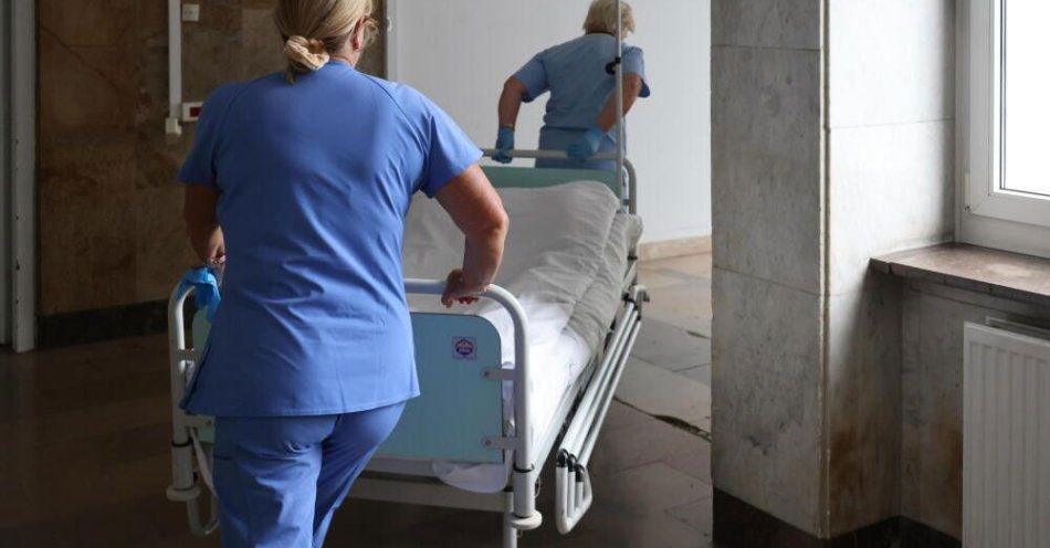 zdjęcie: Wiceminister zdrowia: pensje minimalne w ochronie zdrowia wzrosną 1 lipca / Warszawa, 05.08.2025. Mazowiecki Szpital Bródnowski, 5 bm. w Warszawie.
(awol) PAP/Albert Zawada