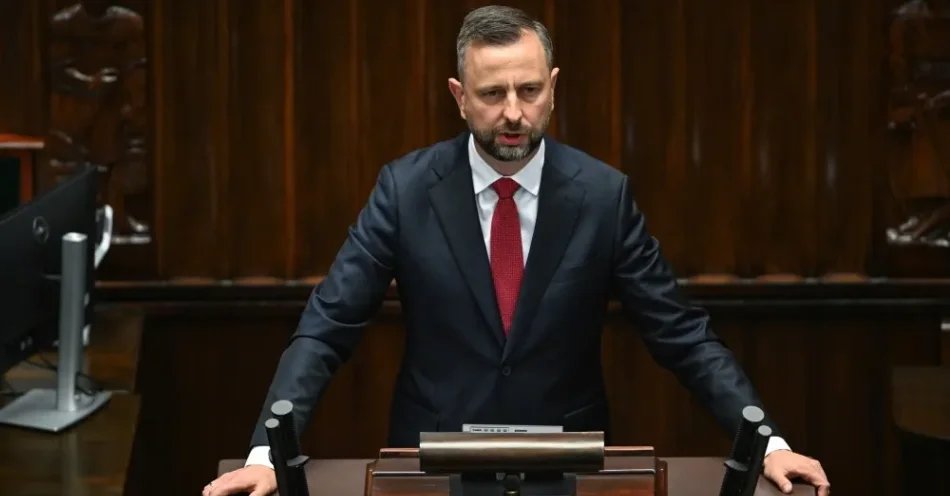 zdjęcie: Szef MON: zasady użycia broni są inne w czasie pokoju i wojny, gdyby rakieta była zagrożeniem - zestrzelono by ją / Warszawa, 31.07.2026. Wicepremier, szef MON Władysław Kosiniak-Kamysz na sali plenarnej Sejmu, 31 bm. Izba zajmie się m.in.: rządowym projektem nowelizacji ustawy o podatku akcyzowym oraz projektem uchwały ws. uczczenia pamięci uczestników Powstania Warszawskiego. (amb) PAP/Radek Pietruszka