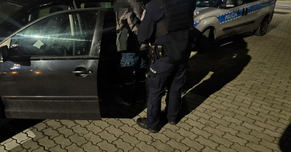 zdjęcie: Miał ponad 3 promile i jechał całą szerokością jezdni / fot. KPP Zambrów