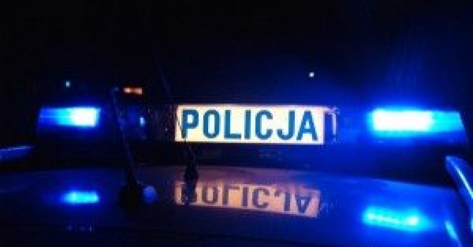 zdjęcie: Dachowanie w Brzeźnicy. Kierowca miał ponad 1,6 promila / fot. KPP w Dębicy fot. KPP Dębica