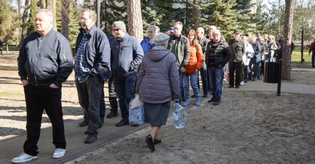 Otwock wystawił dodatkowe beczkowozy dla przedsiębiorców; do Karczewa przybędą żołnierze WOT