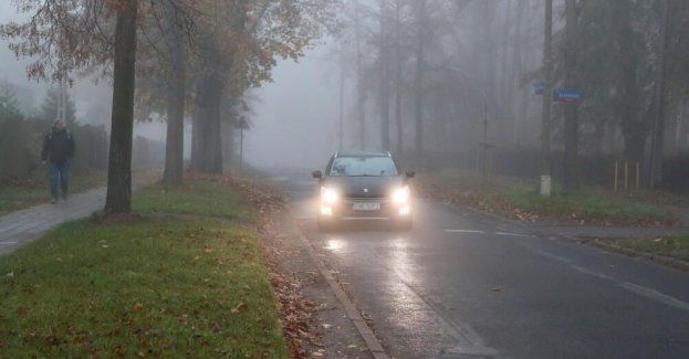 IMGW ostrzega przed gęstą mgłą w niemal całym kraju
