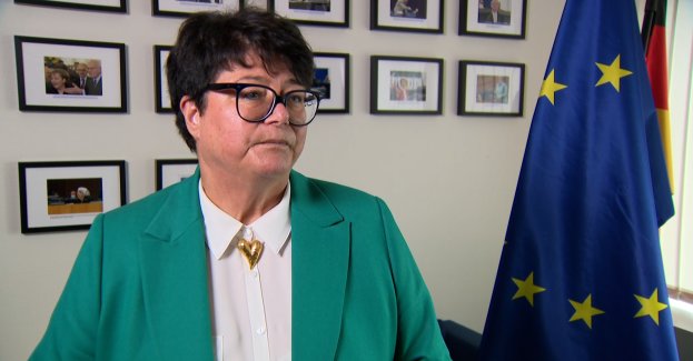 PE wzywa do większej ochrony wolności dziennikarzy. Wiceprzewodnicząca: media mają pełnić funkcję kontrolną, a niektórym rządom to się nie podoba