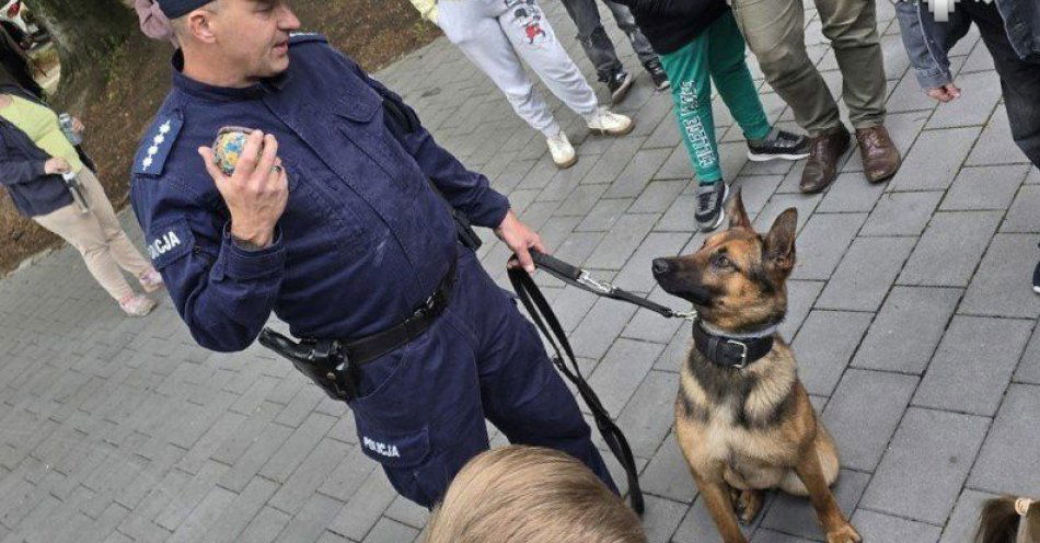 zdjęcie: Policjant z Sosnowca ujął złodzieja podczas zakupów / fot. KMP w Sosnowcu