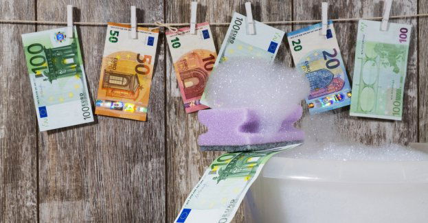 CBA i CBŚP zatrzymały 6 osób; w tle diamenty za 5,5 mln zł