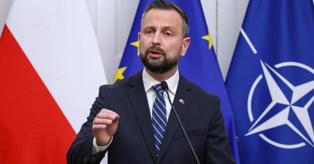 Szef MON za budową bunkrów i okopów na granicy z Białorusią i Rosją