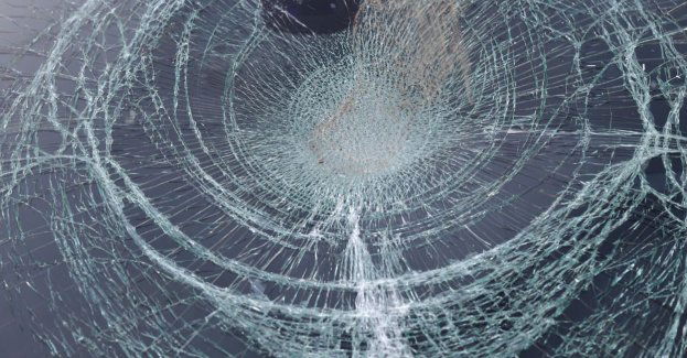 Policja poszukuje dwóch mężczyzn, którzy zniszczyli 13 aut w Gdyni
