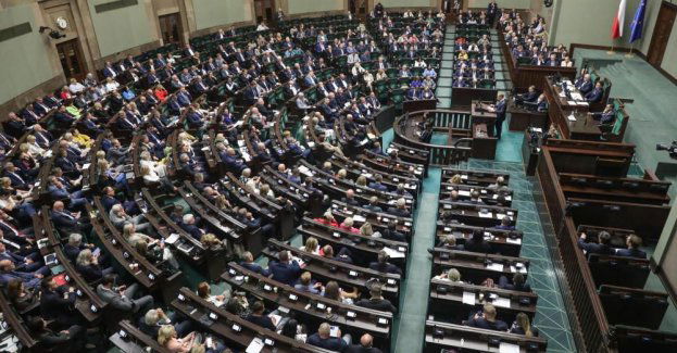 Fala powodziowa na zachodzie Polski; w Sejmie prace nad łagodzeniem skutków powodzi