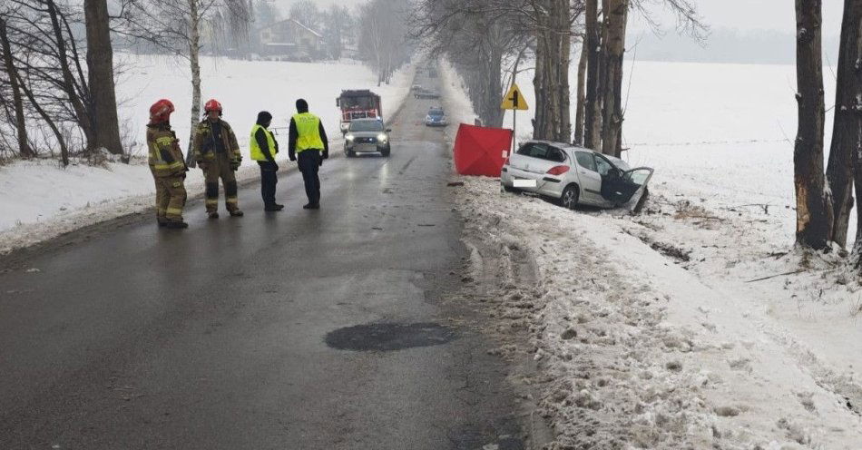 zdjęcie: Tragiczny wypadek w Nidku. Nie żyje 41 letni mężczyzna / fot. KMP w Wadowicach